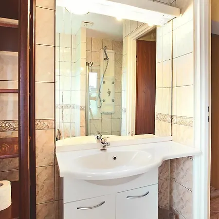 Goscinne Gazda Rum i privatbostad Polanica-Zdrój